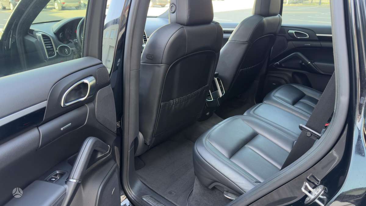 Porsche Cayenne - 12