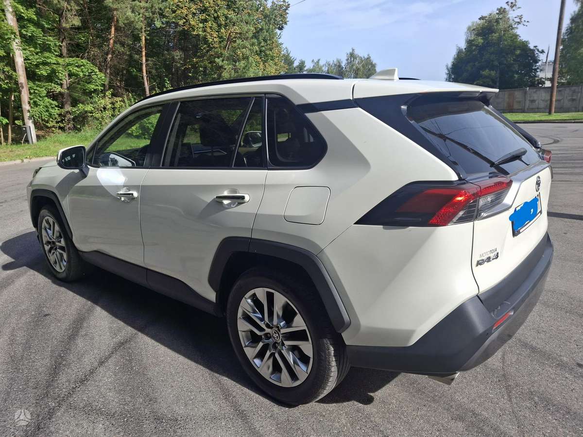 Toyota RAV4 - 5