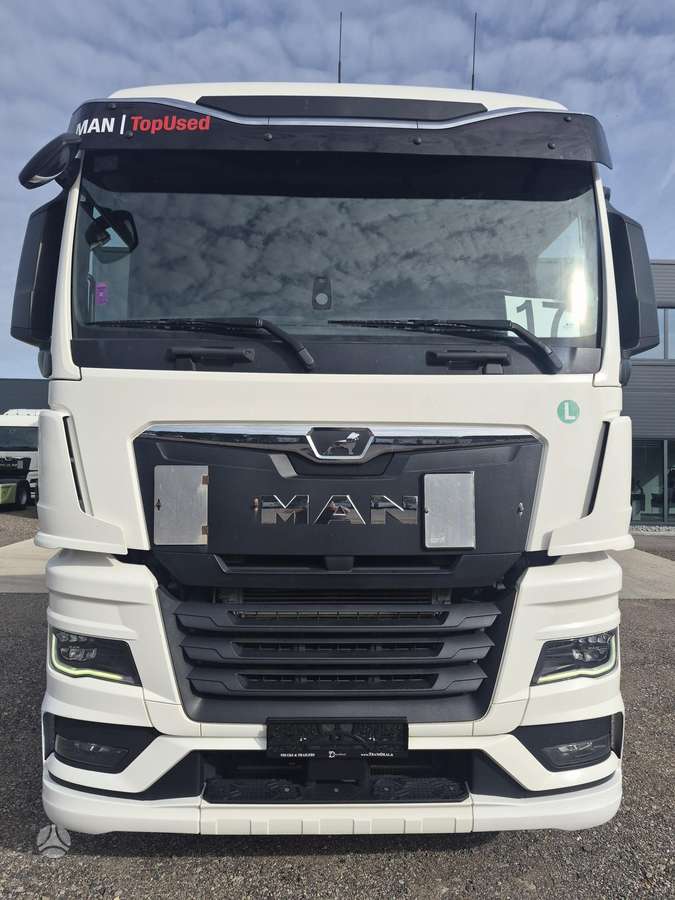 MAN TGX18.470, double sleeper