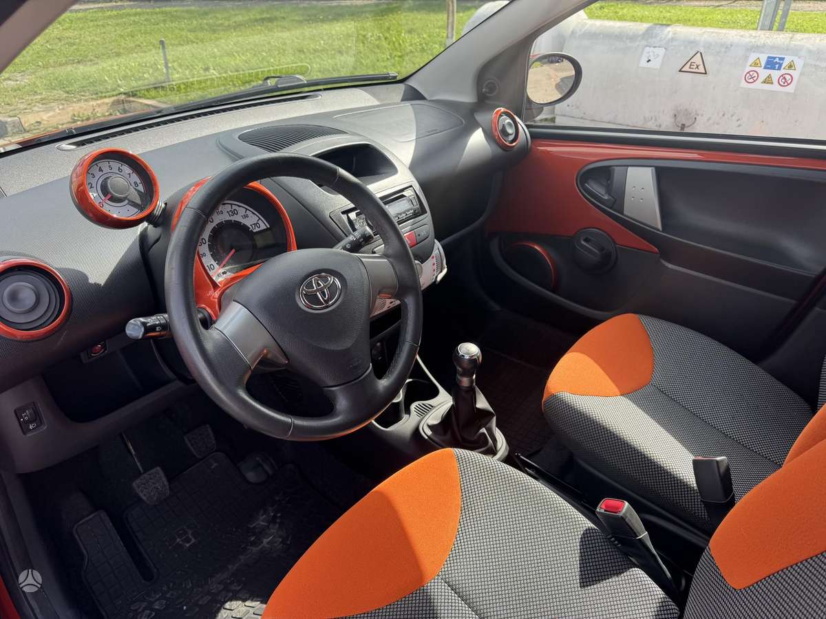 Toyota Aygo, 1.0 l., hatchback
