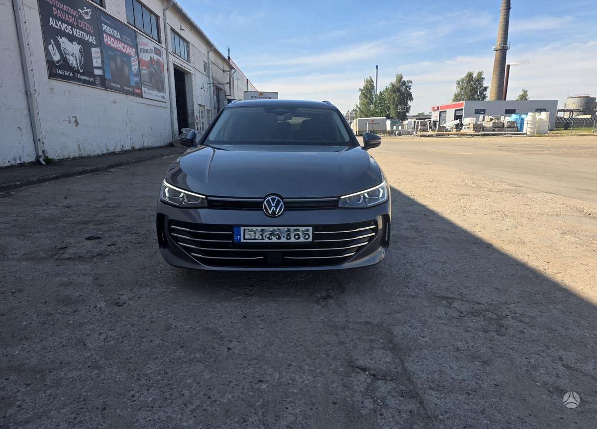 Volkswagen Passat - 1