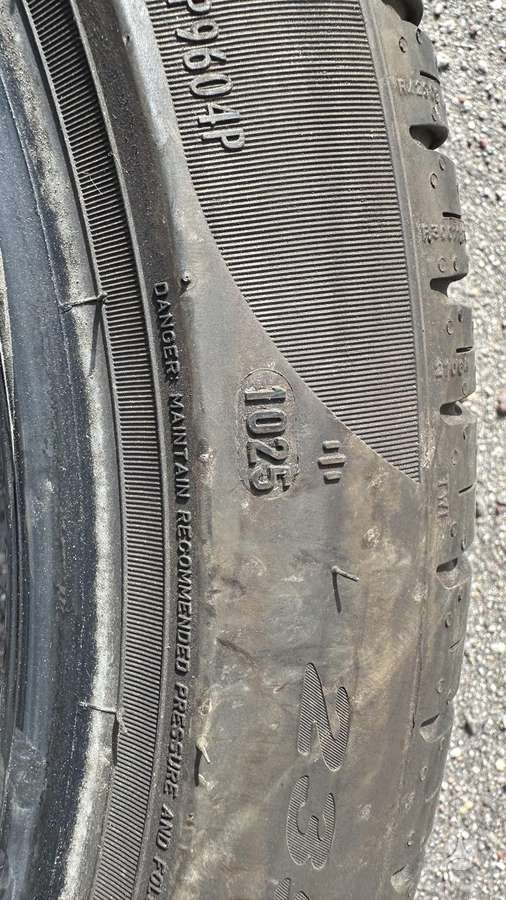 Pirelli PZERO, всесезонные 235/45 R19