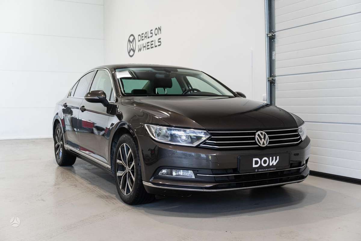 Volkswagen Passat - 1