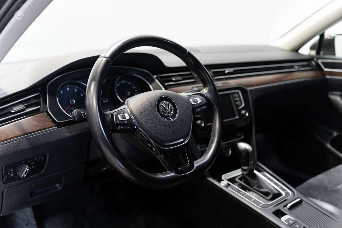 Volkswagen Passat - 7