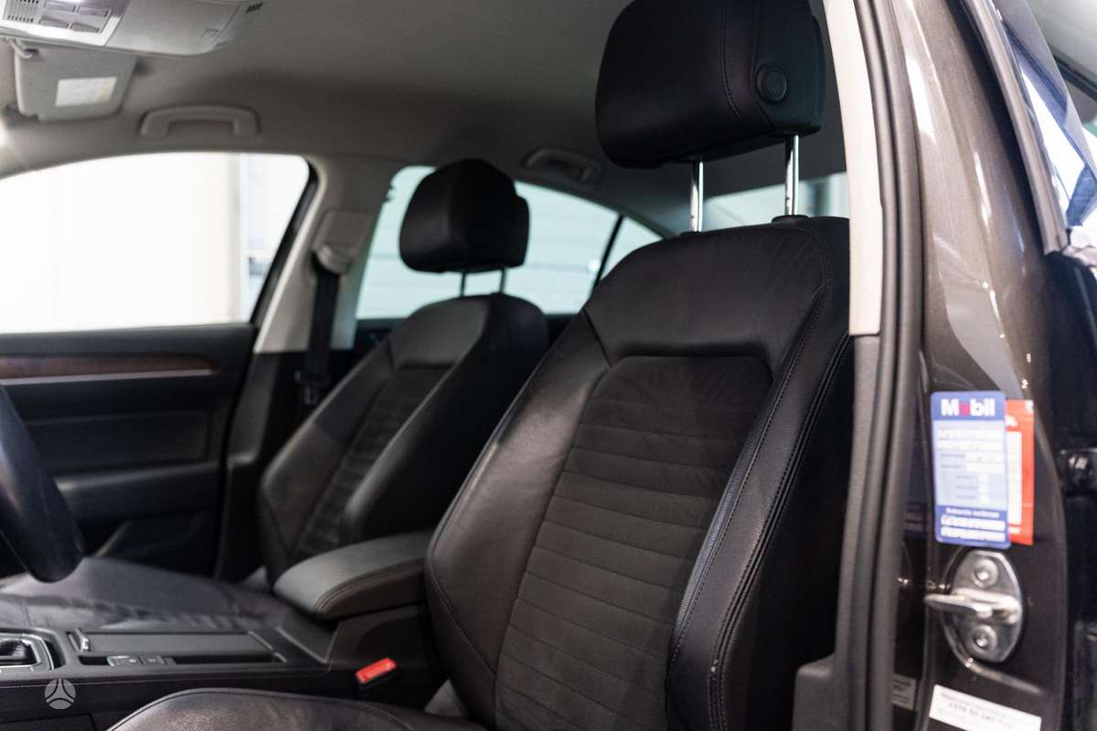 Volkswagen Passat - 9