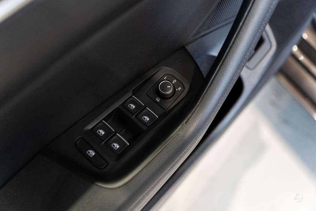 Volkswagen Passat - 11
