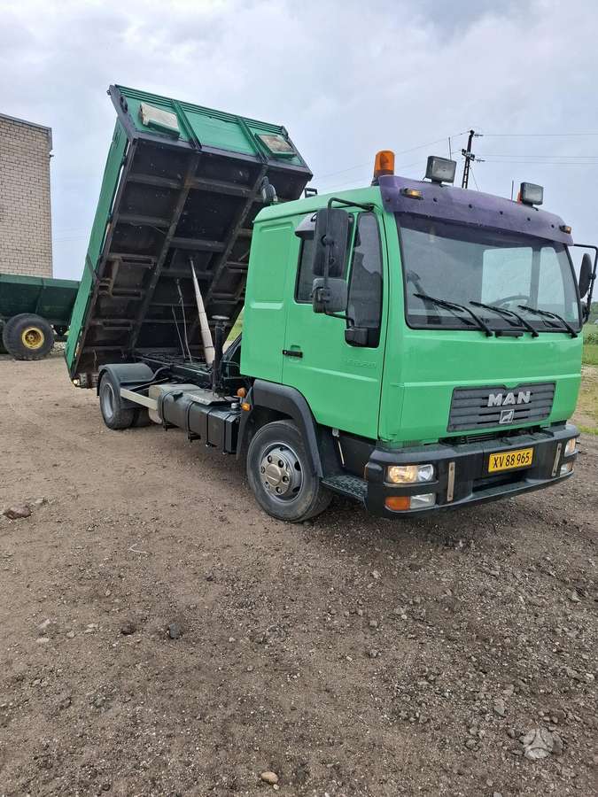 MAN 12.250, su kranu