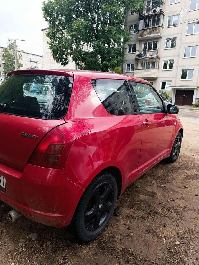 Suzuki Swift - 4