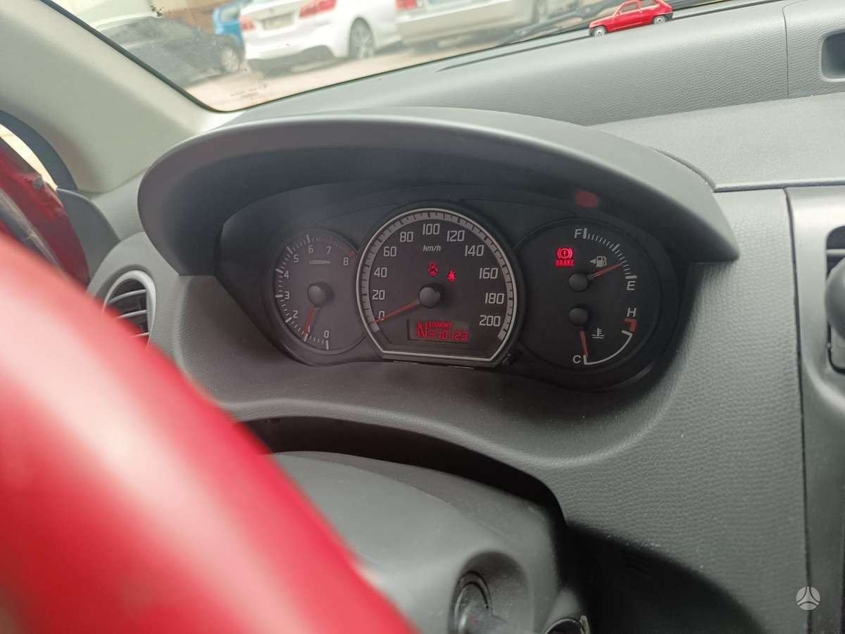 Suzuki Swift - 7