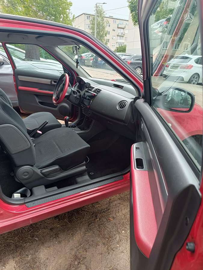 Suzuki Swift - 10