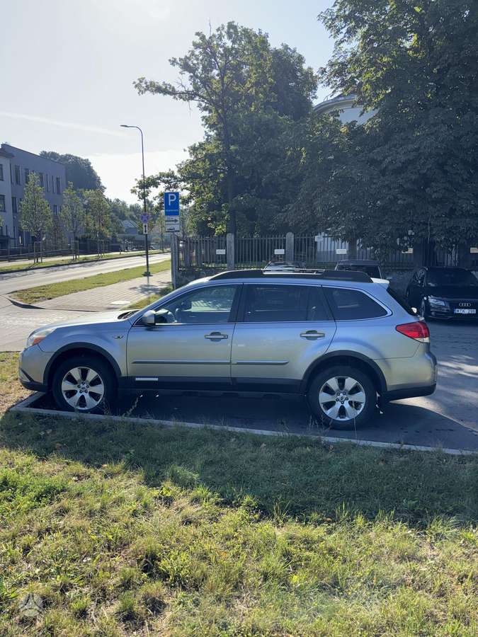 Subaru Outback, 2.5 l., Минивэн
