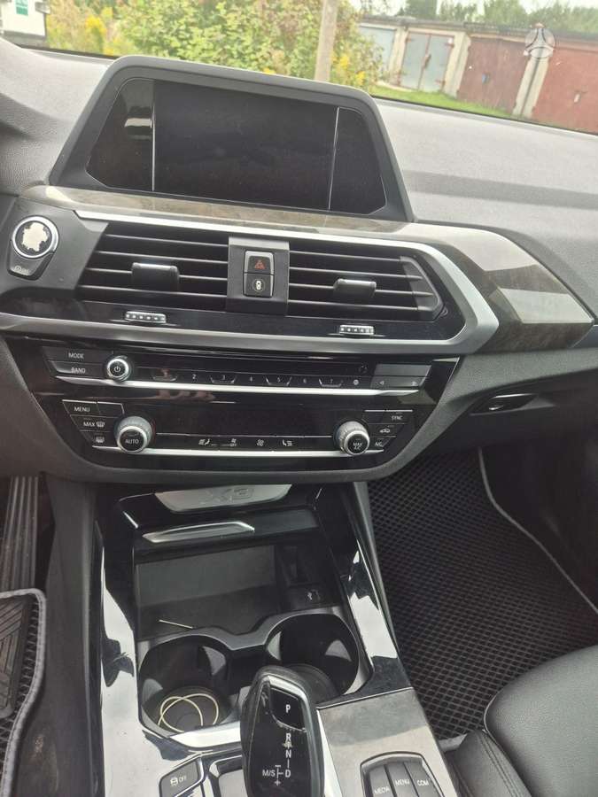 BMW X3, 2.0 l., Минивэн