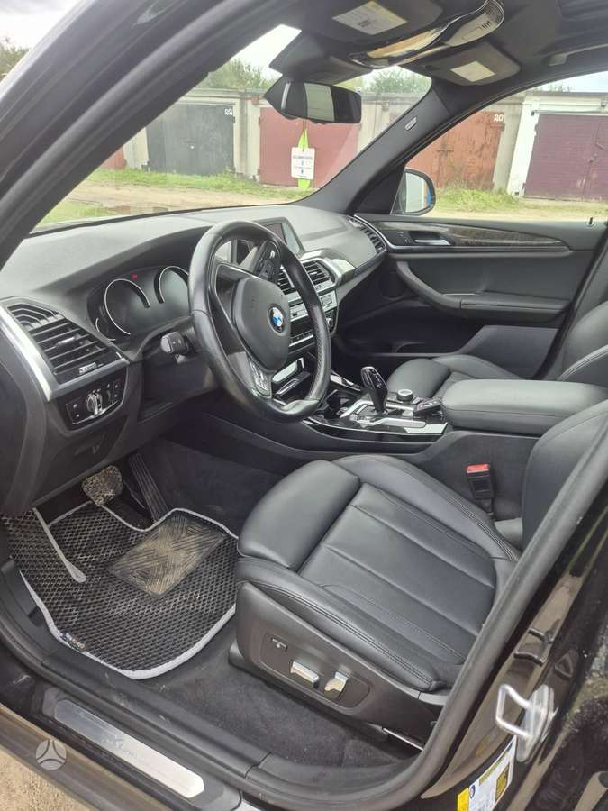 BMW X3, 2.0 l., Минивэн