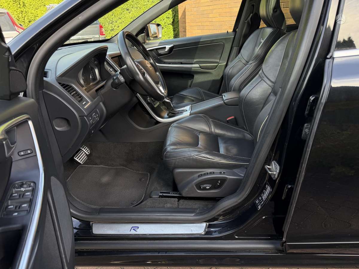 Volvo XC60, 2.0 l., Минивэн