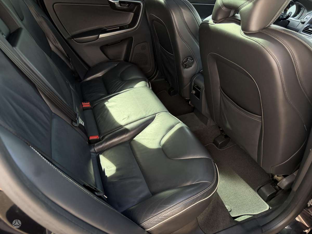 Volvo XC60, 2.0 l., Минивэн
