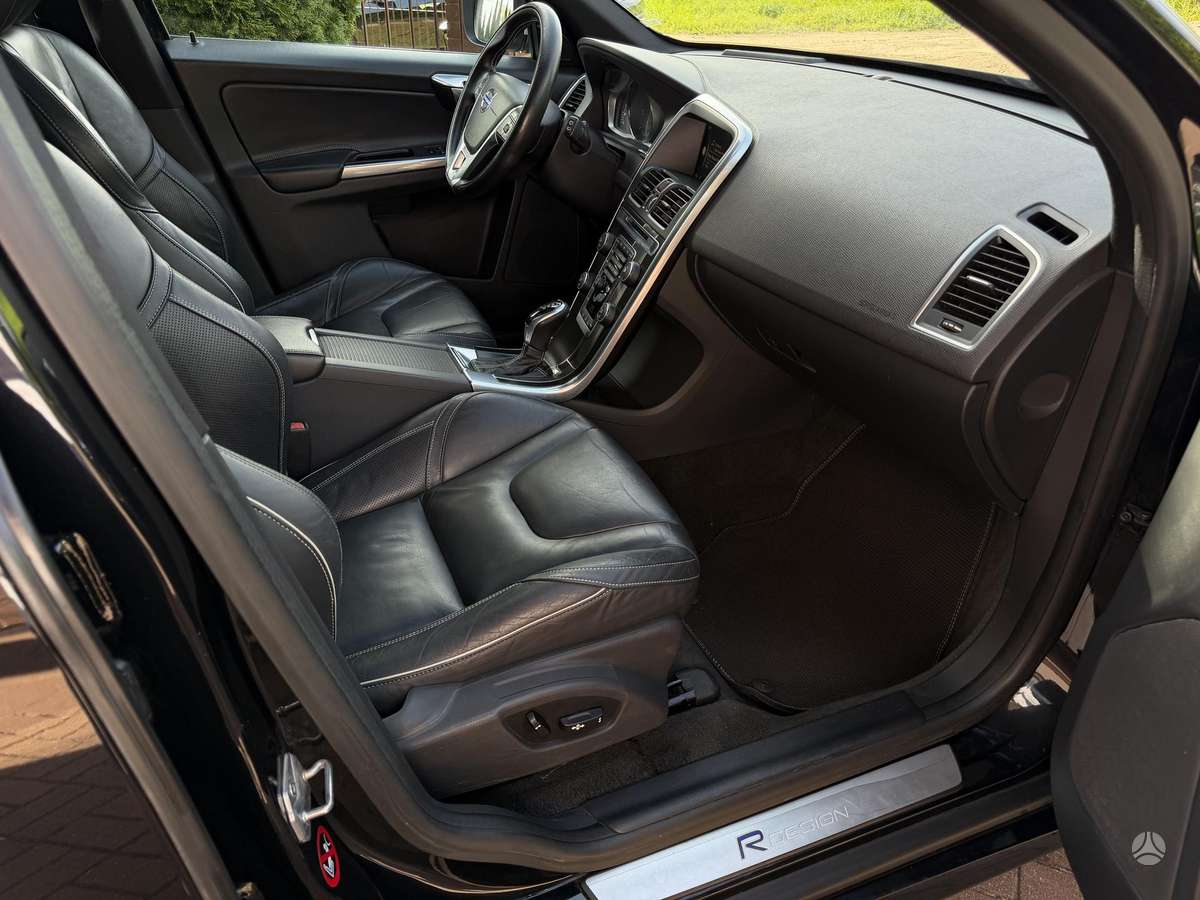 Volvo XC60, 2.0 l., Минивэн