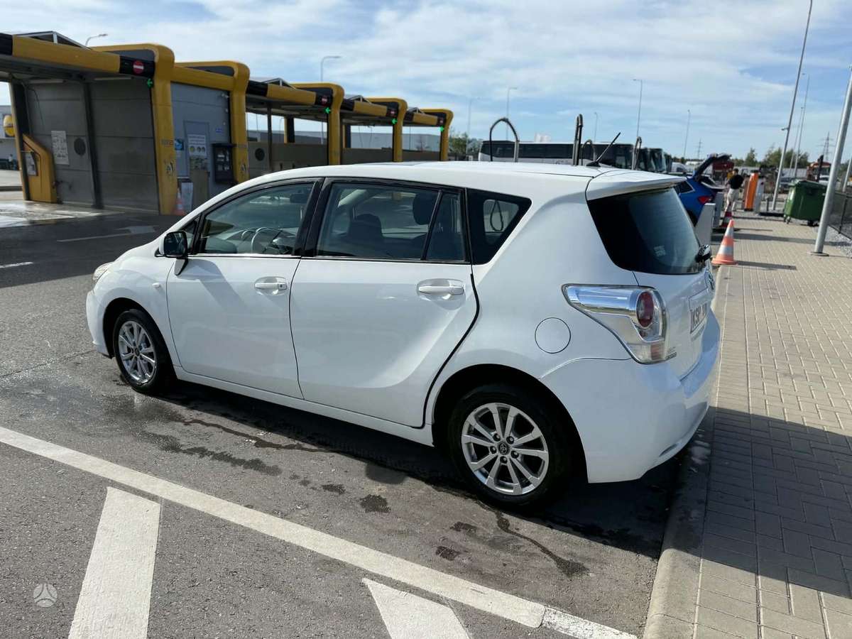 Toyota Verso - 3