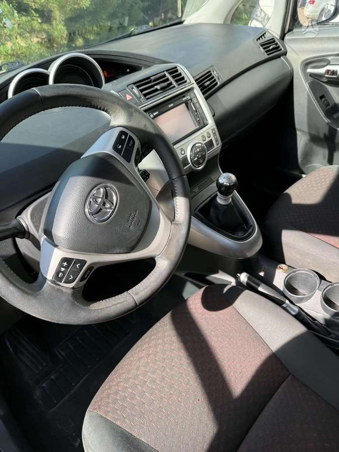 Toyota Verso - 7