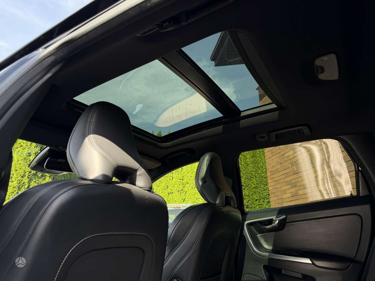 Volvo XC60, 2.0 l., Минивэн