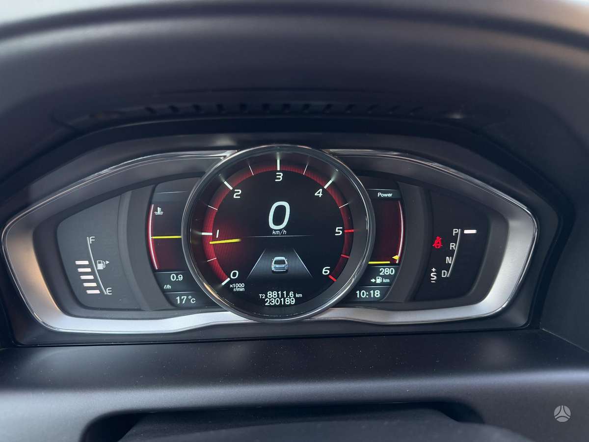 Volvo XC60, 2.0 l., Минивэн