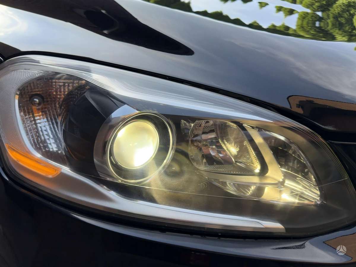 Volvo XC60, 2.0 l., Минивэн