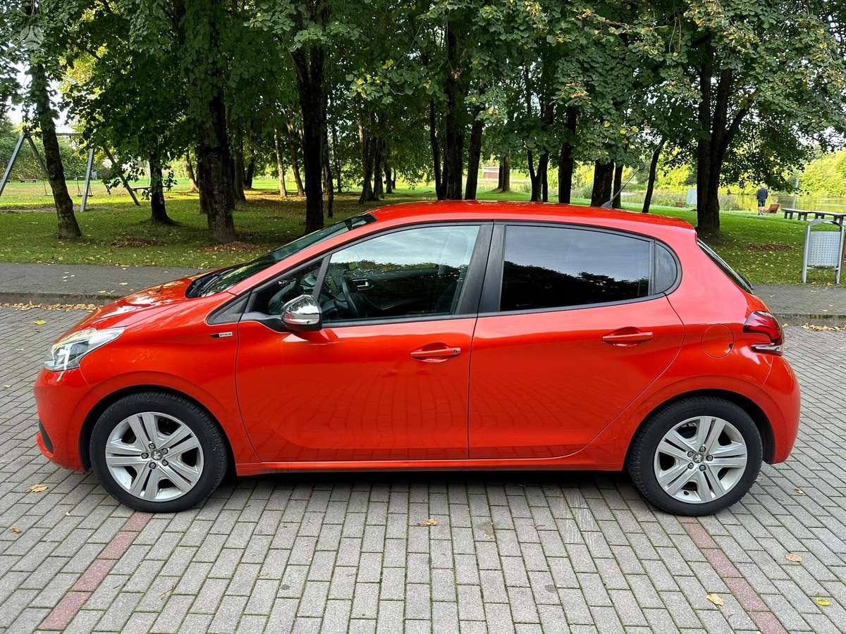 Peugeot 208 - 5
