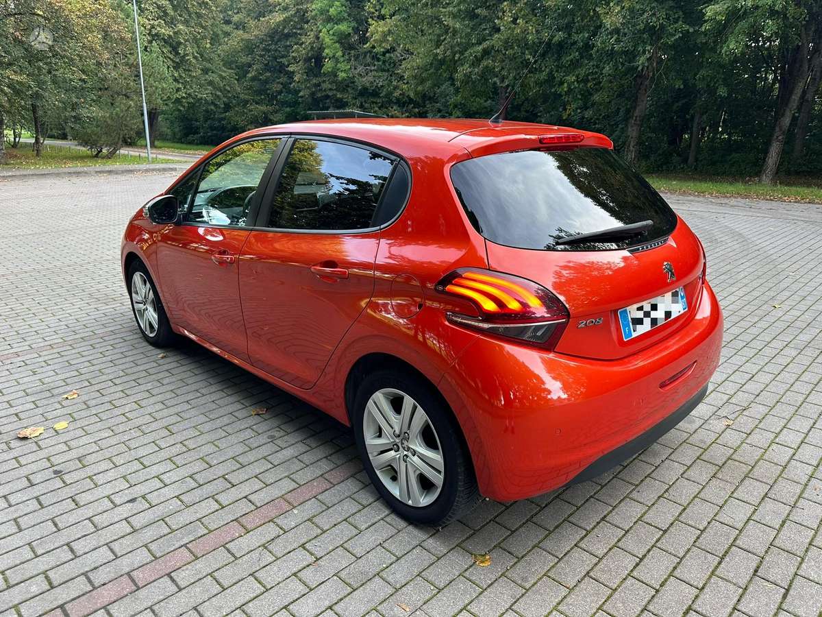 Peugeot 208 - 6