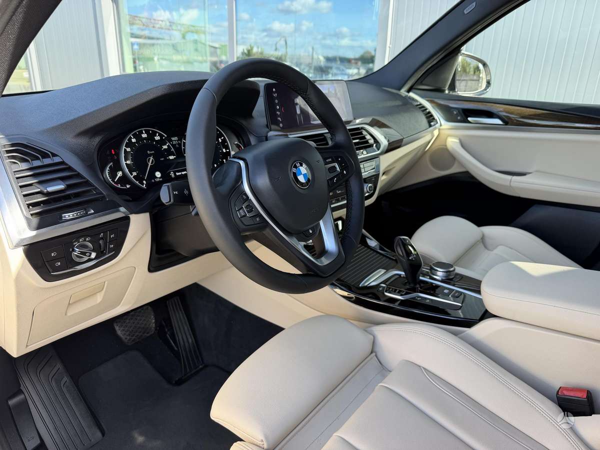 BMW X3, 2.0 l., off-road / crossover