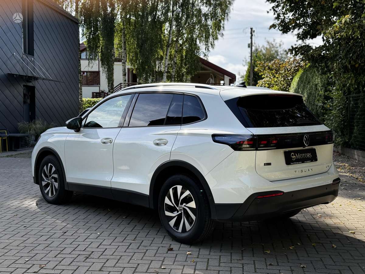 Volkswagen Tiguan - 9