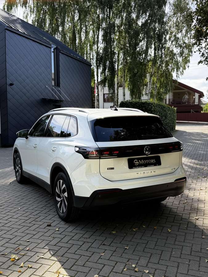 Volkswagen Tiguan - 5