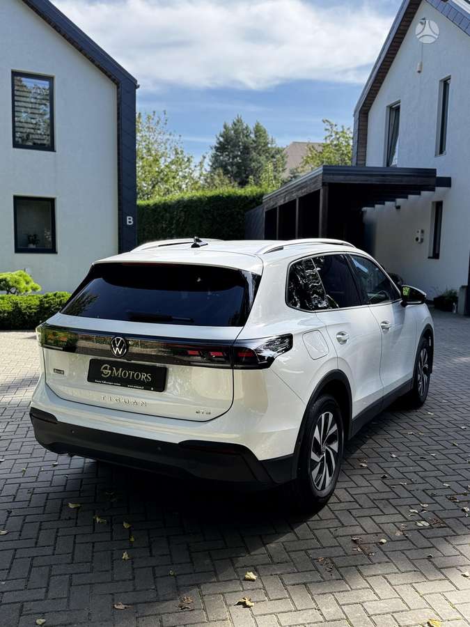 Volkswagen Tiguan - 4