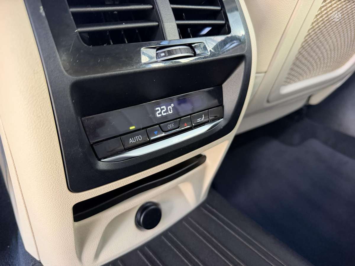 BMW X3, 2.0 l., off-road / crossover