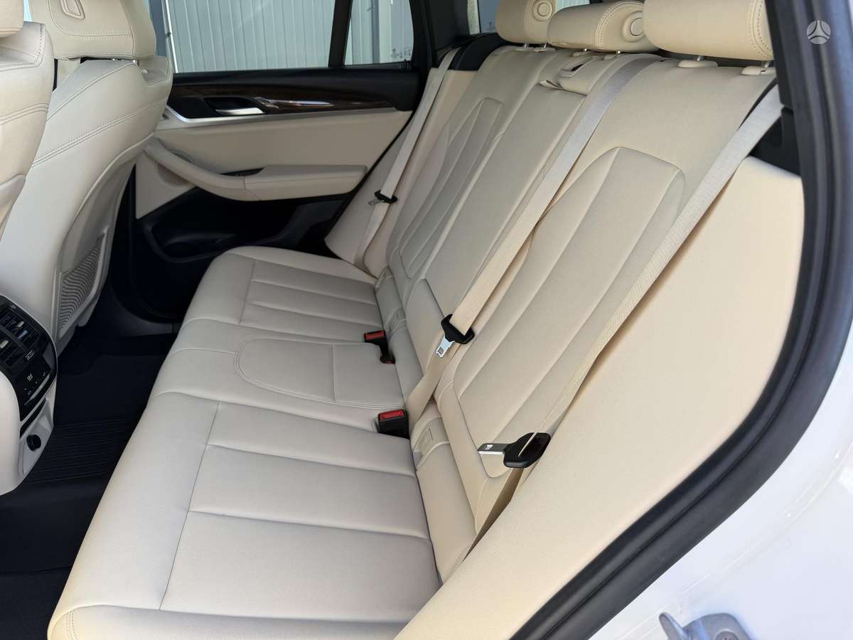 BMW X3, 2.0 l., off-road / crossover