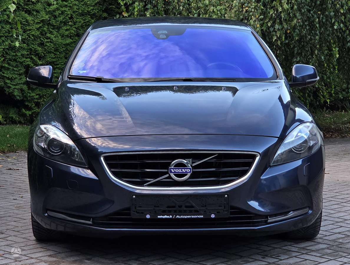 Volvo V40, 2.0 l., hatchback
