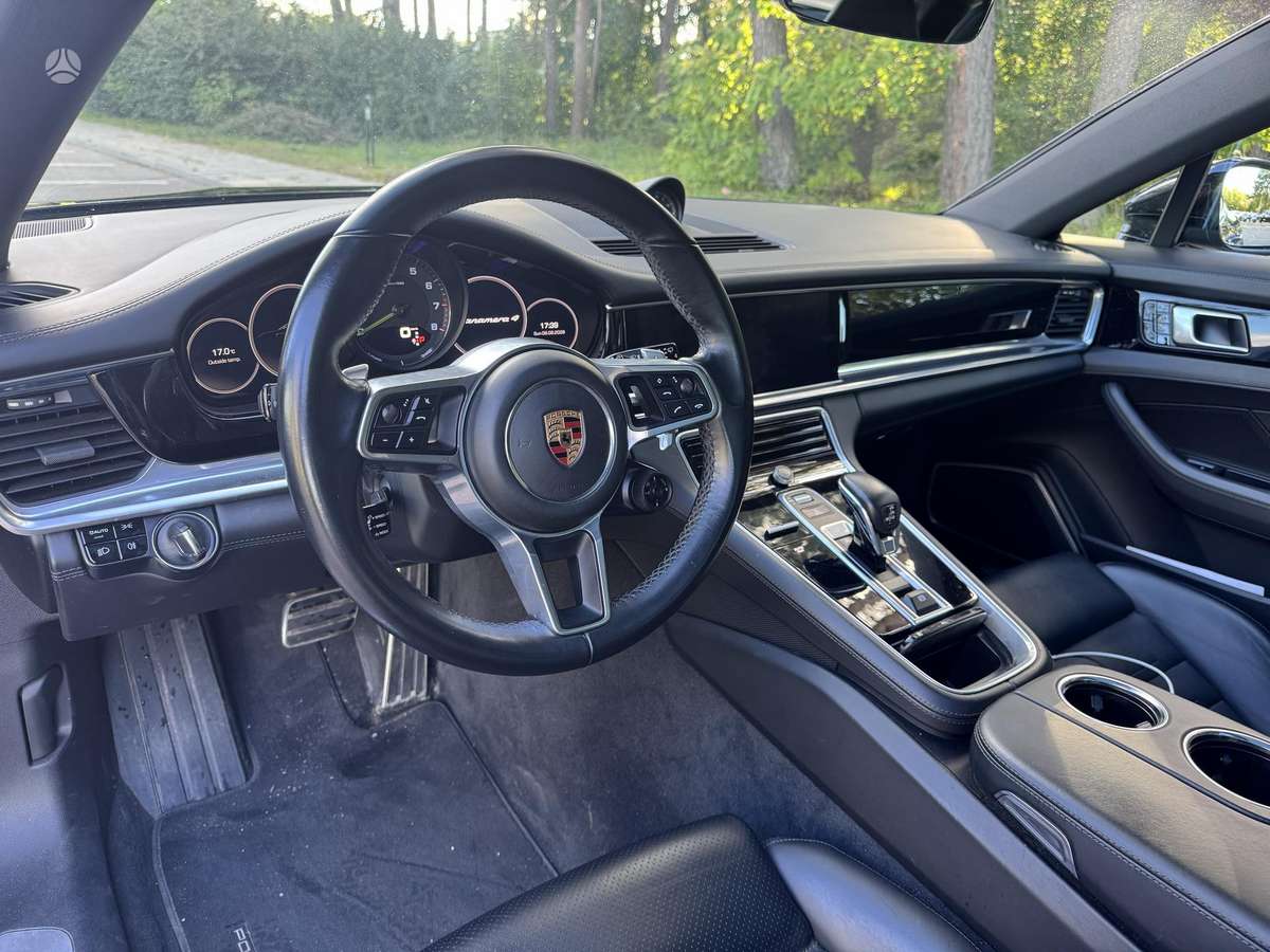 Porsche Panamera - 5
