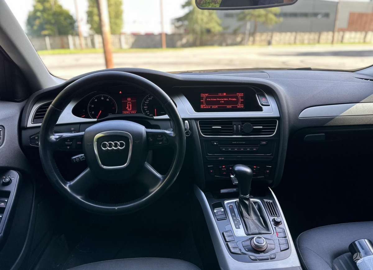 Audi A4, 1.8 l., universalas