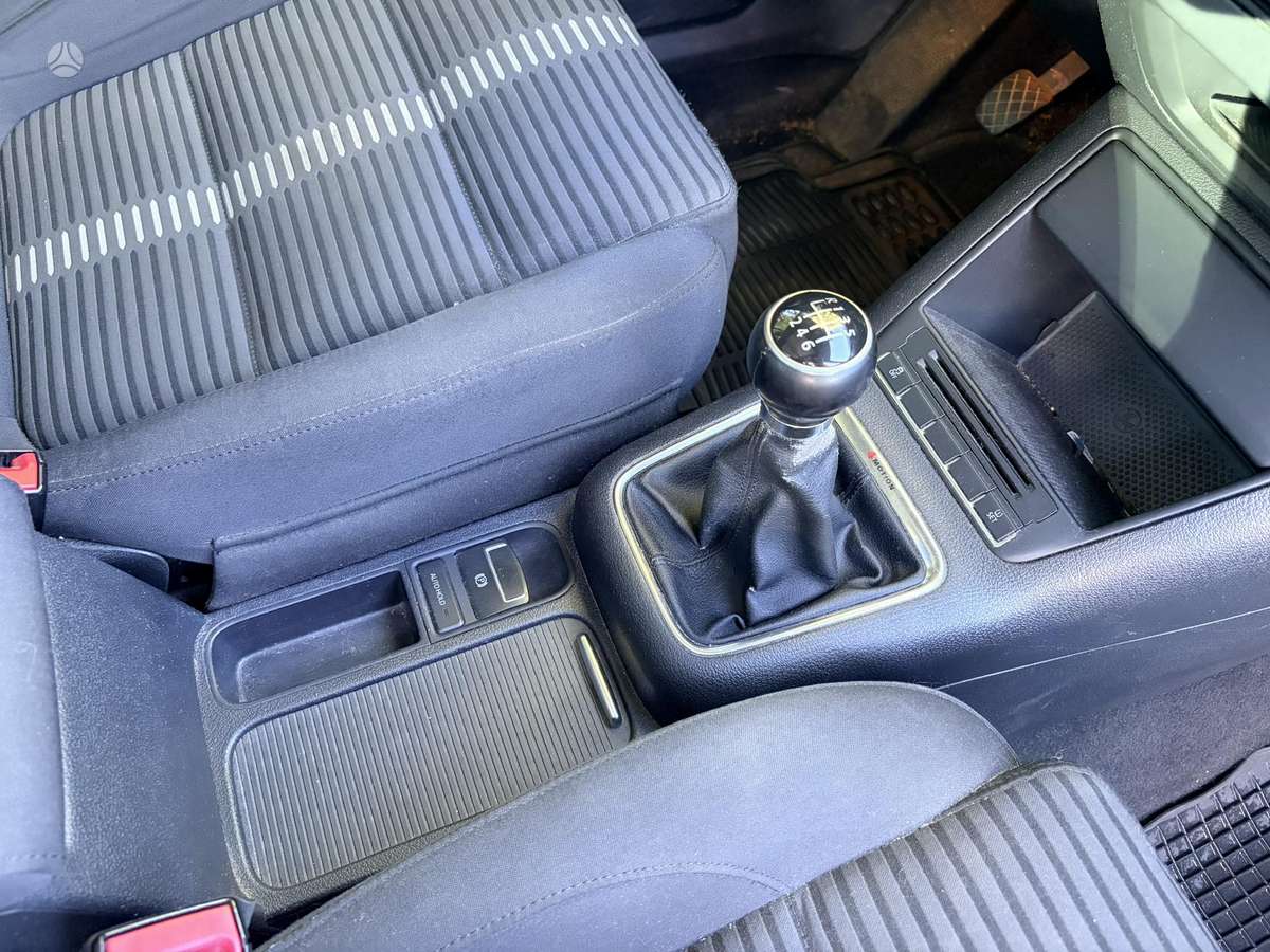 Volkswagen Tiguan - 12
