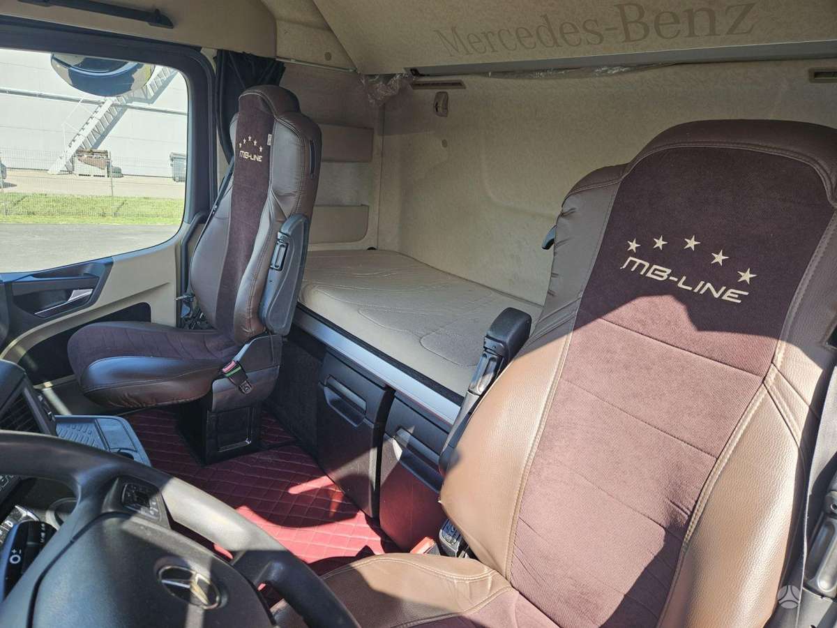 Mercedes-Benz ACTROS 1845, double sleeper