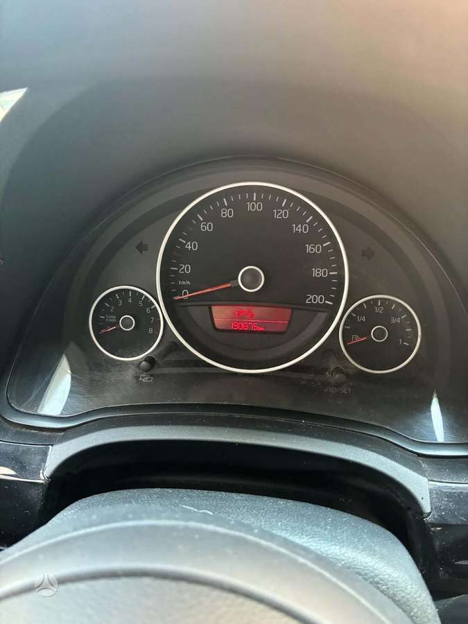 Volkswagen Up - 5