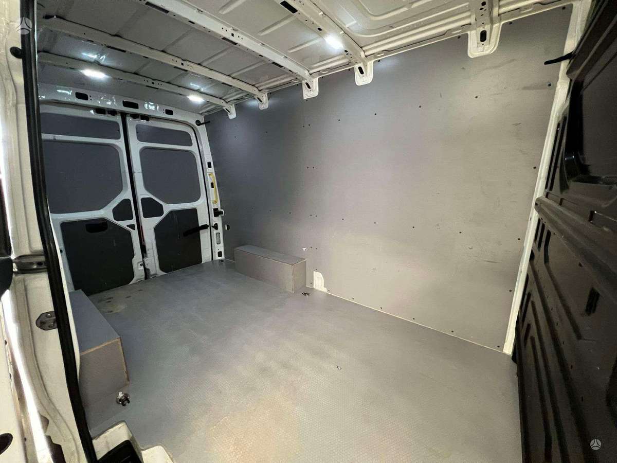 Volkswagen Crafter, cargo van