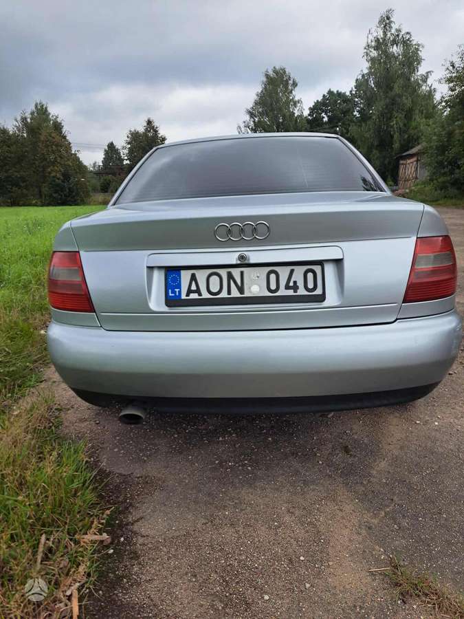 Audi A4, 1.6 l., Седан
