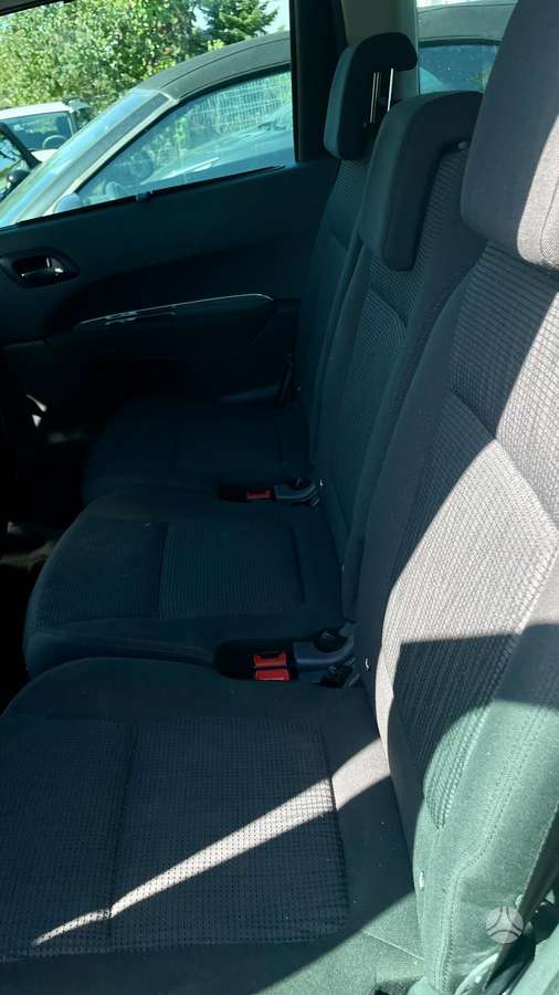 Peugeot 5008 - 10