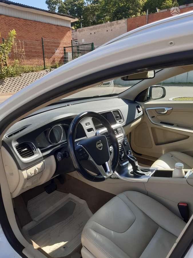 Volvo V60, 2.5 l., wagon