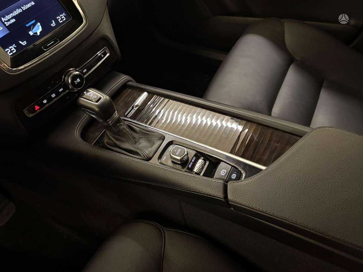 Volvo XC90 - 3