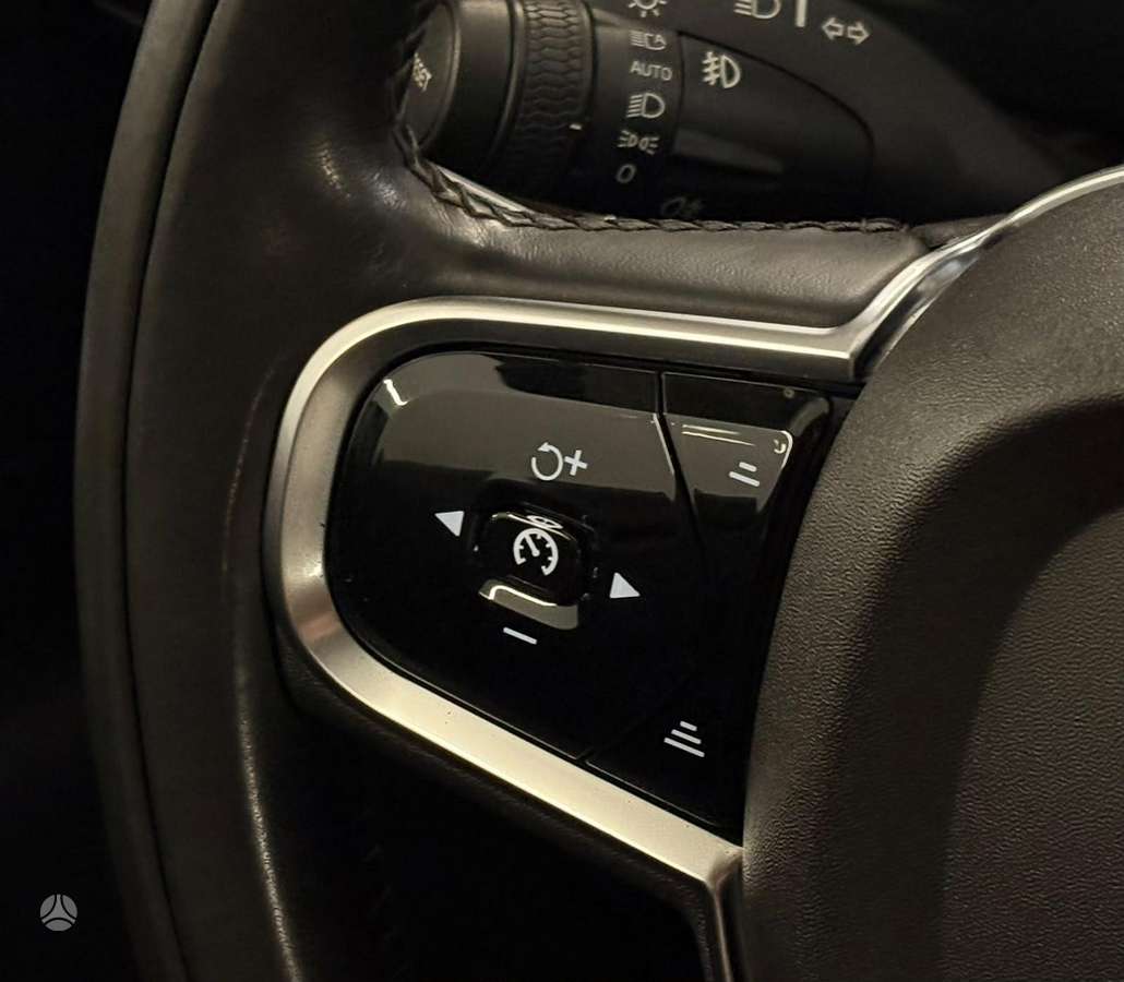 Volvo XC90 - 11
