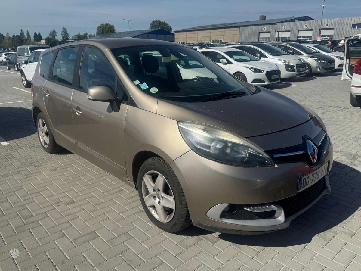 Renault Grand Scenic - 1