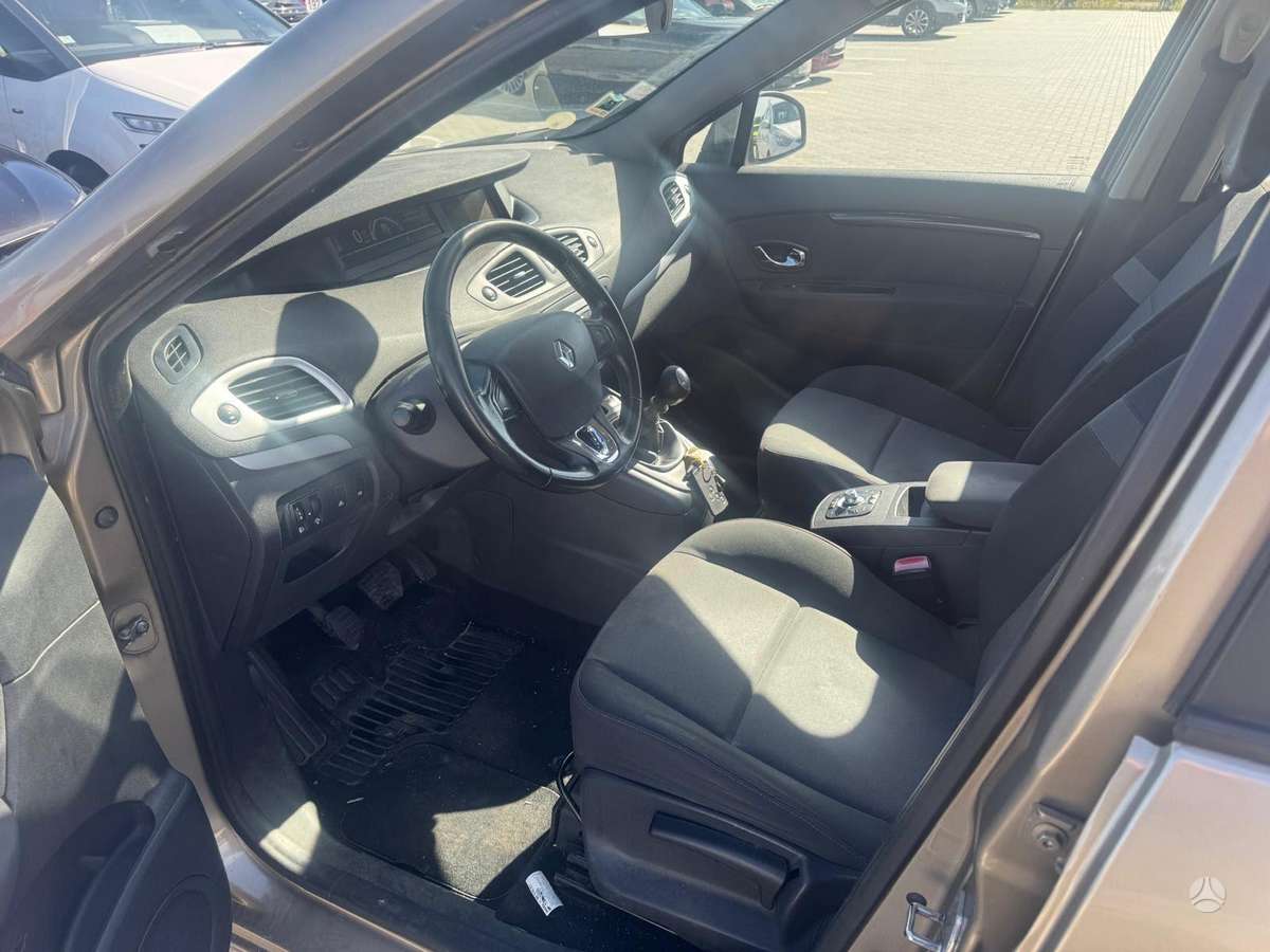 Renault Grand Scenic - 5