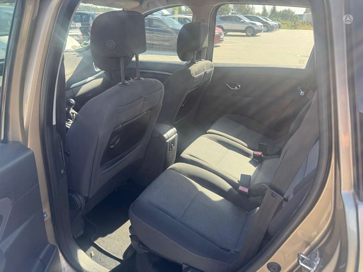 Renault Grand Scenic - 6
