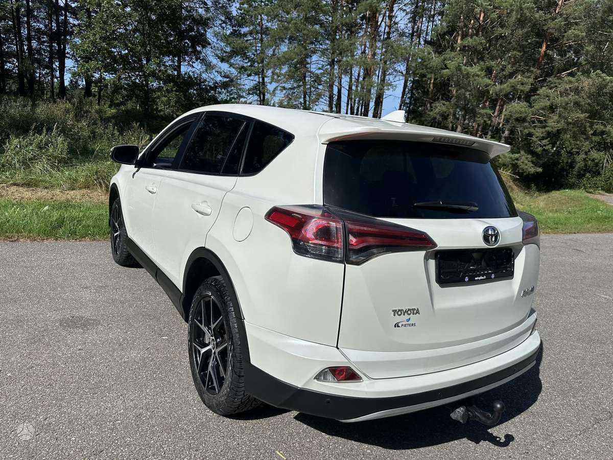 Toyota RAV4 - 6
