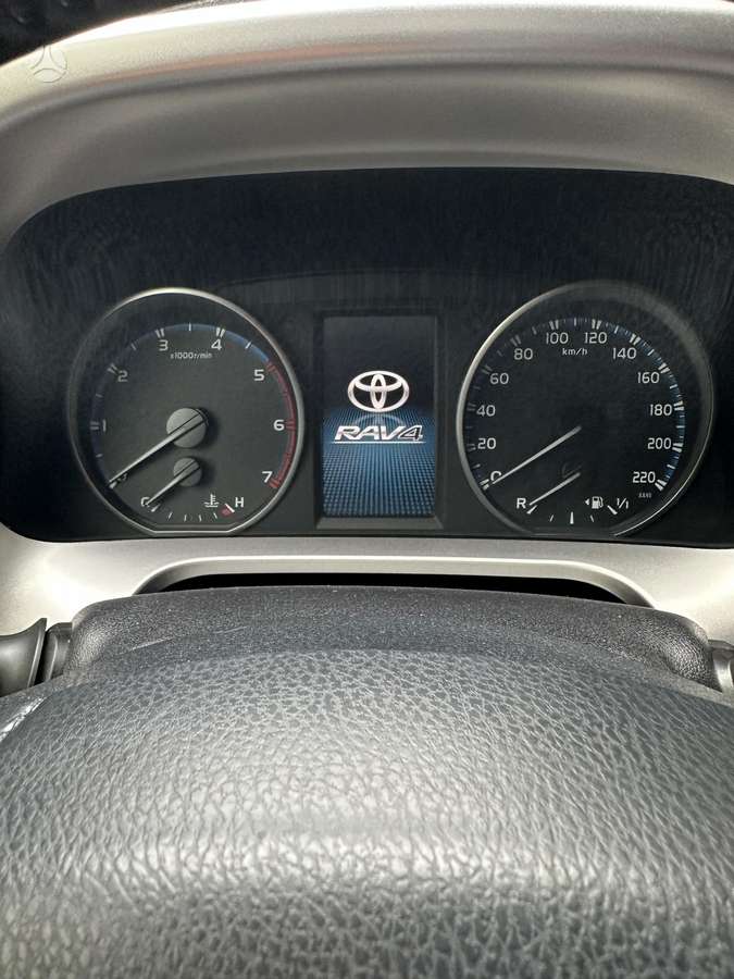 Toyota RAV4 - 9